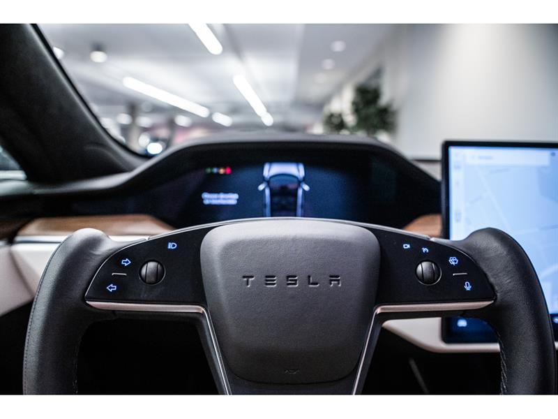 tesla Model S 2022 - 14