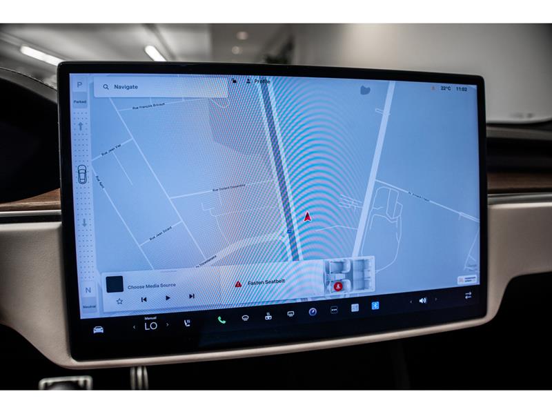 tesla Model S 2022 - 16