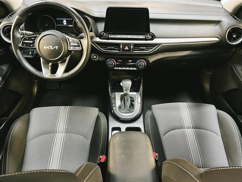 kia Forte 2023 - 11