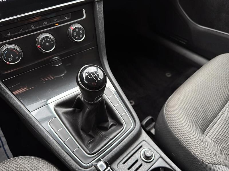 volkswagen Golf 2021 - 35