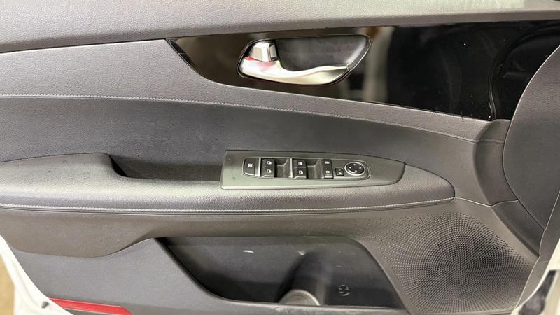 kia Forte5 2022 - 8