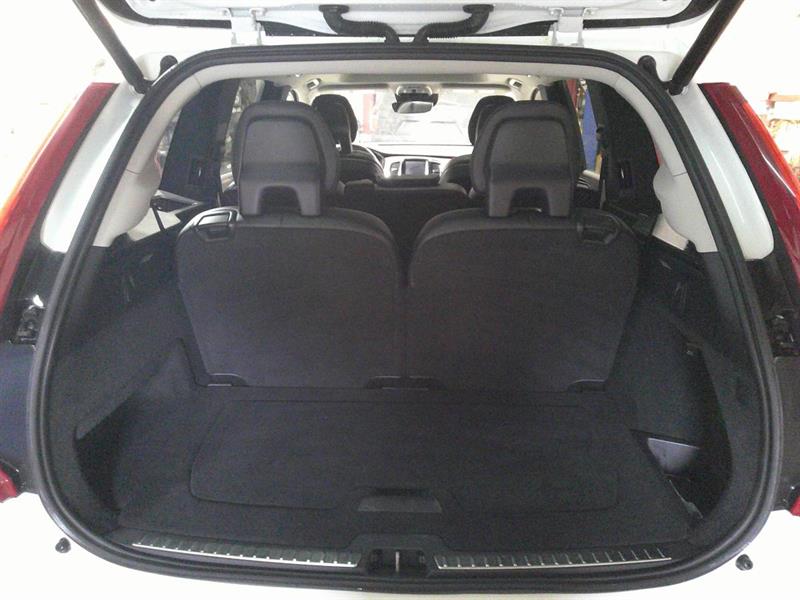 volvo XC90 2018 - 14