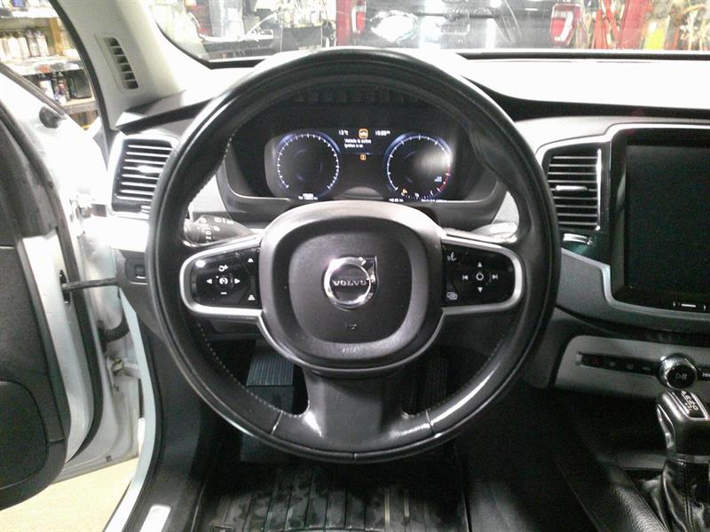 volvo XC90 2018 - 17