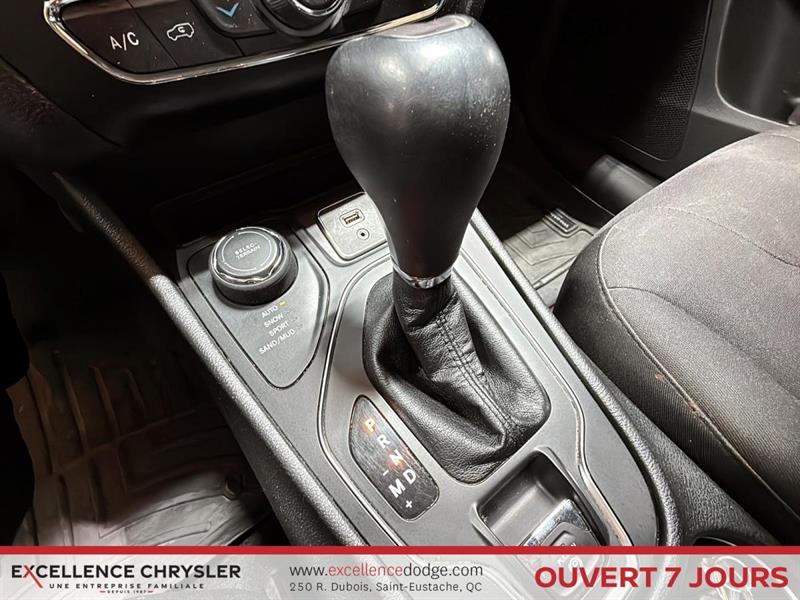 jeep Cherokee 2019 - 16