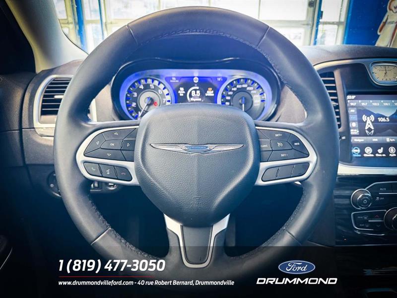 chrysler 300 2022 - 8