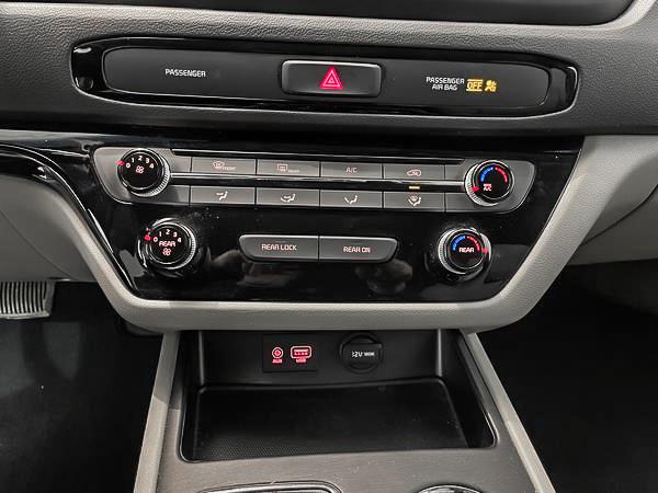kia Sedona 2020 - 21