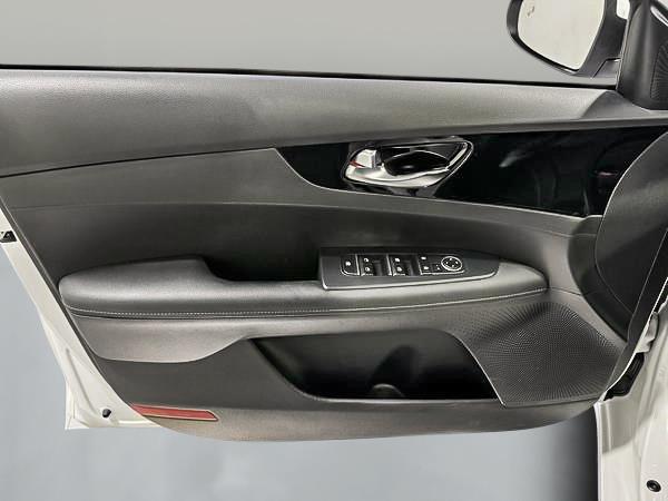 kia Forte 2020 - 11