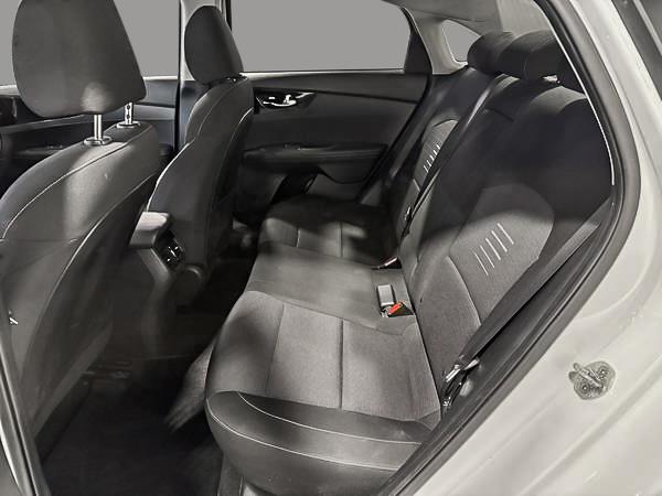 kia Forte 2020 - 24