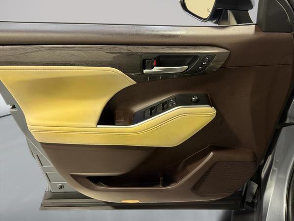 toyota Highlander 2021 - 12