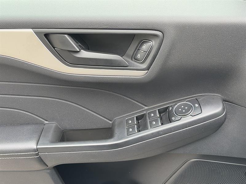 ford Escape 2022 - 21