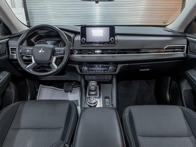 mitsubishi Outlander 2023 - 12