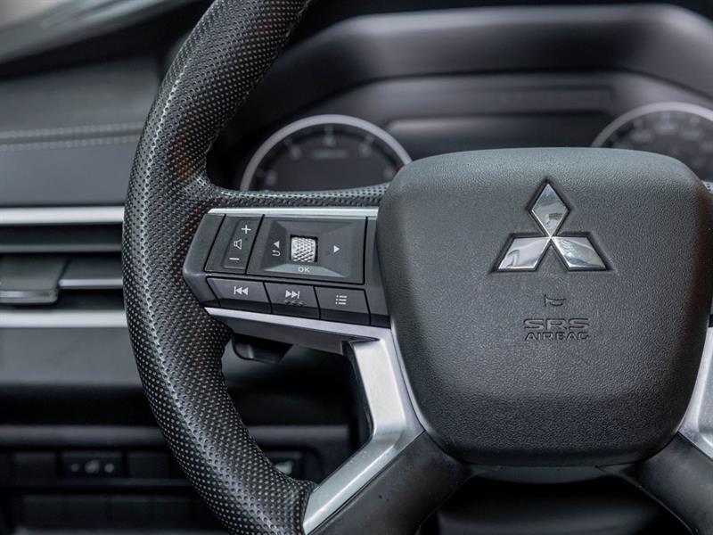 mitsubishi Outlander 2023 - 15