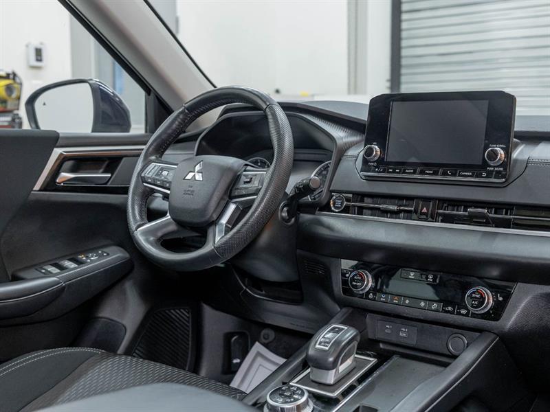 mitsubishi Outlander 2023 - 26