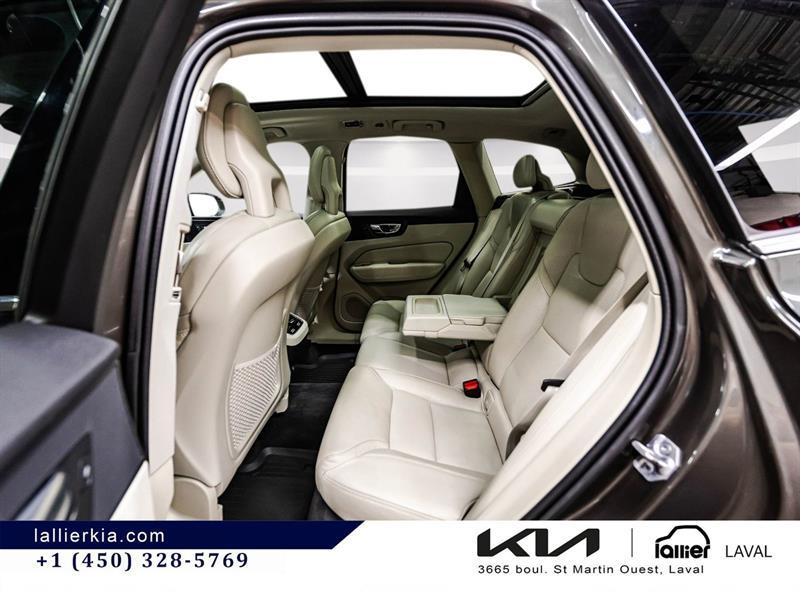 2018 Volvo XC60 - Image 13