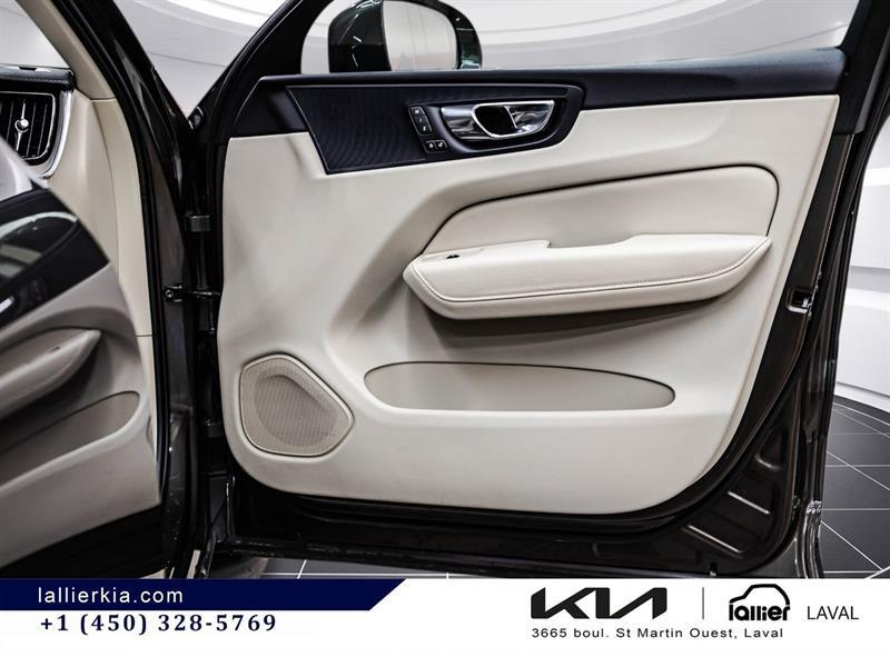 2018 Volvo XC60 - Image 17