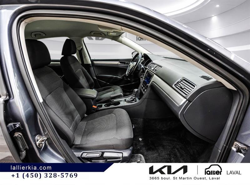 2017 Volkswagen Passat - Image 15