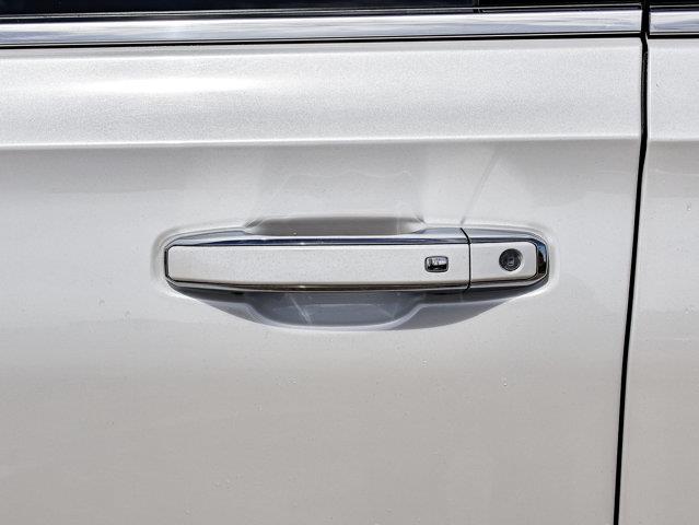 chevrolet Suburban 2021 - 8