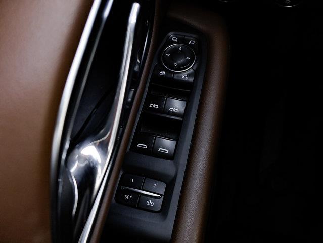 chevrolet Suburban 2021 - 18