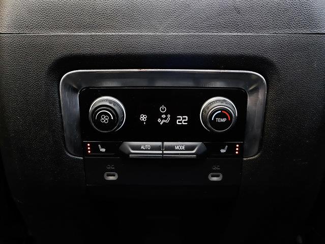 chevrolet Suburban 2021 - 31