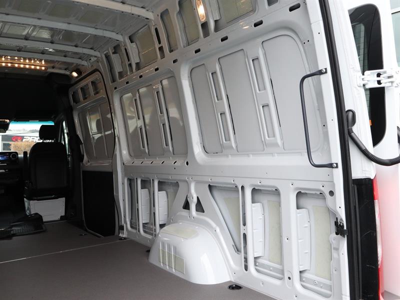 mercedes-benz ESprinter 2025 - 19