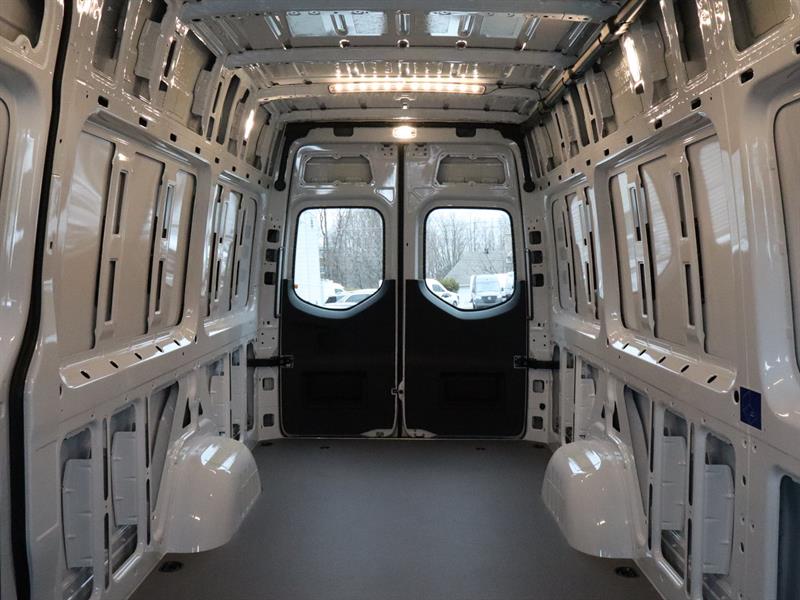 mercedes-benz ESprinter 2025 - 20