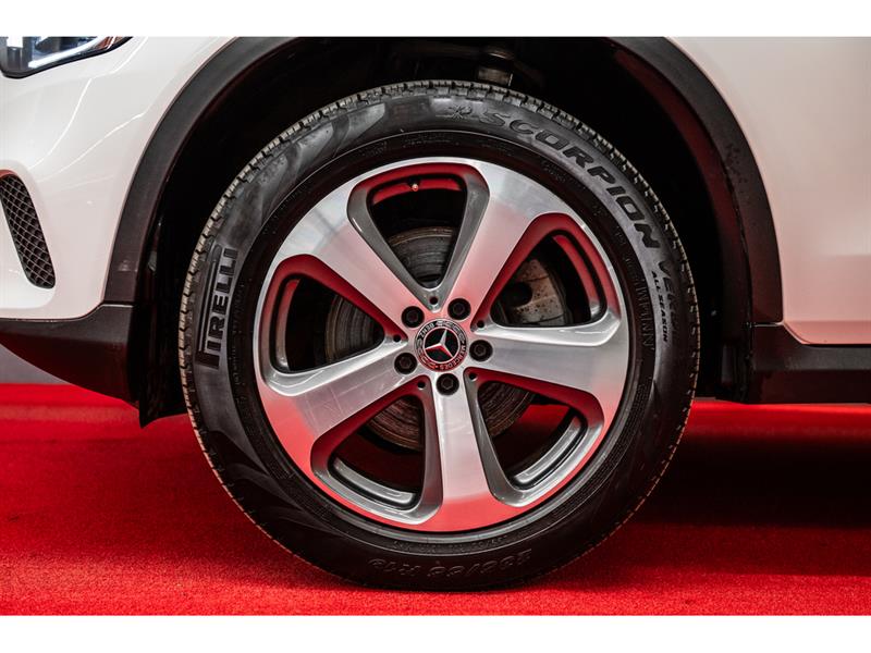 mercedes-benz GLC300 2022 - 4