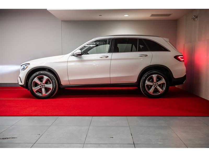 mercedes-benz GLC300 2022 - 5