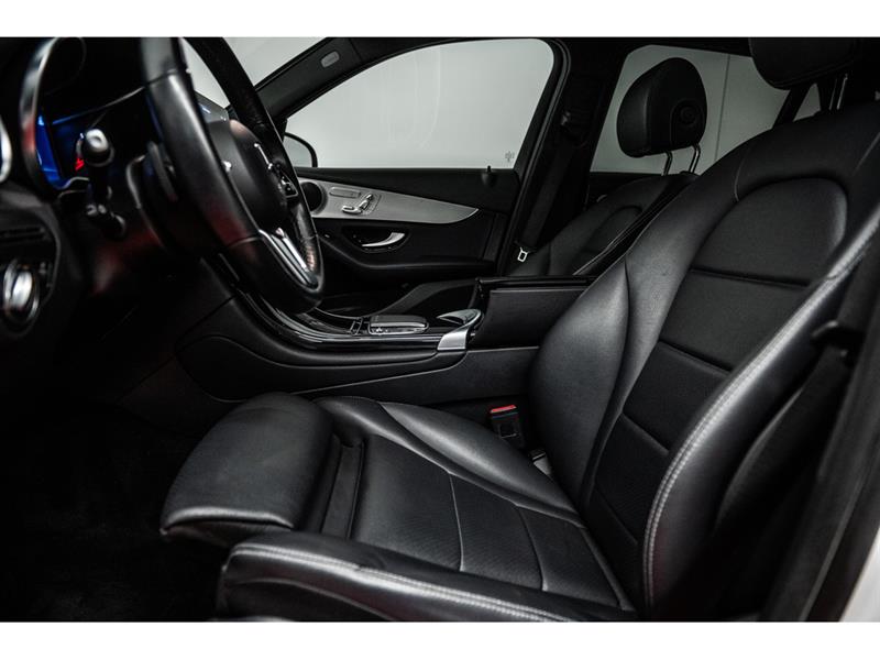 mercedes-benz GLC300 2022 - 13