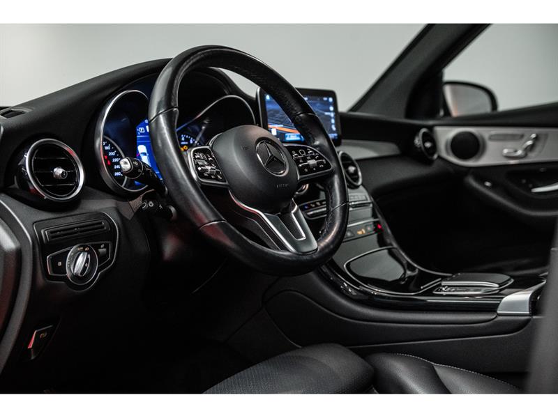 mercedes-benz GLC300 2022 - 14