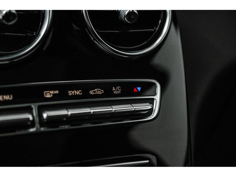 mercedes-benz GLC300 2022 - 22