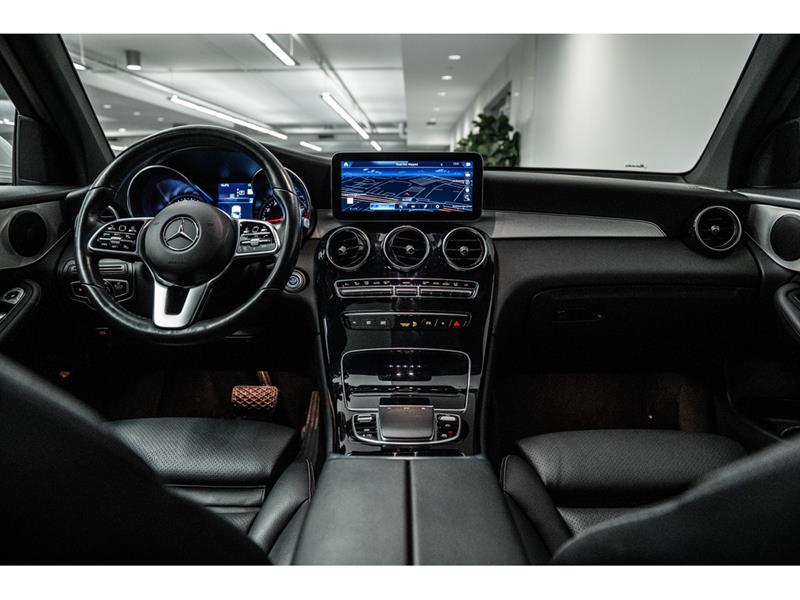 mercedes-benz GLC300 2022 - 28