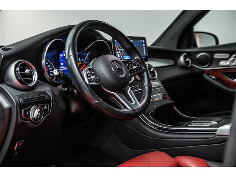 mercedes-benz GLC300 2022 - 13