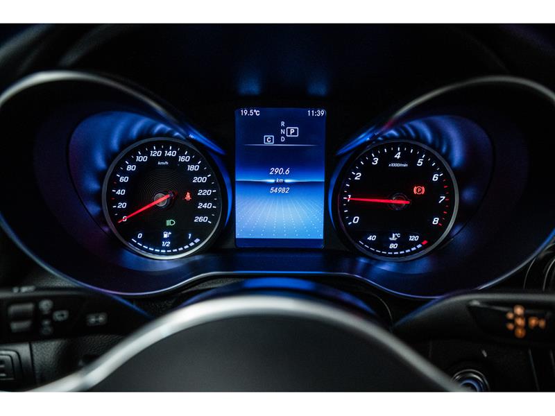 mercedes-benz GLC300 2022 - 15
