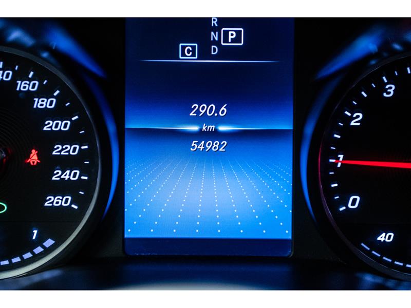 mercedes-benz GLC300 2022 - 16