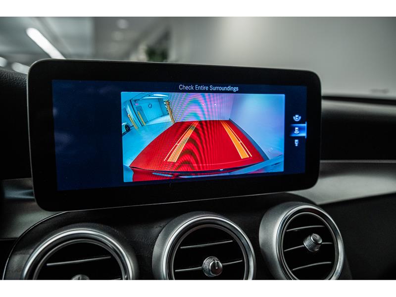 mercedes-benz GLC300 2022 - 19