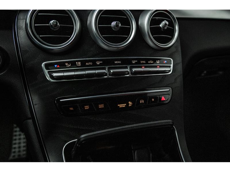 mercedes-benz GLC300 2022 - 20