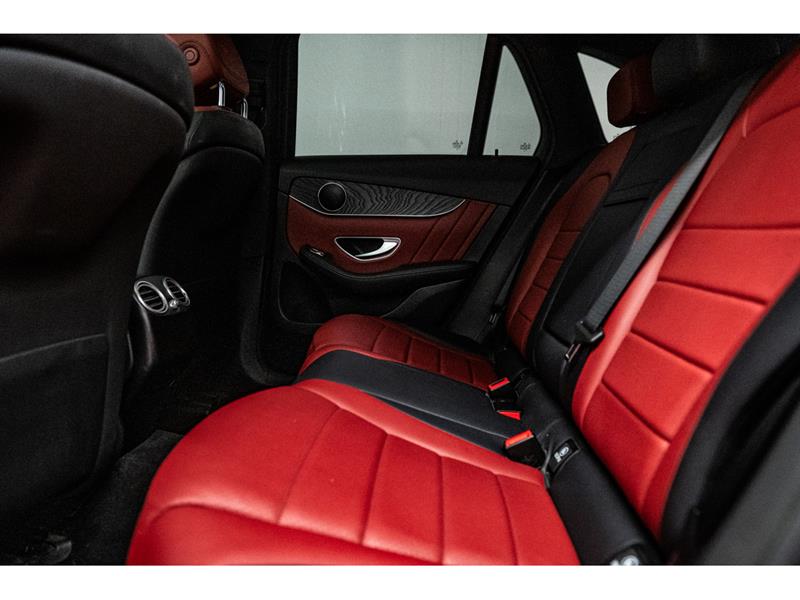 mercedes-benz GLC300 2022 - 26