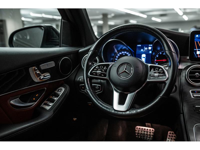 mercedes-benz GLC300 2022 - 28