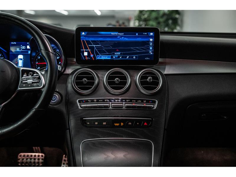 mercedes-benz GLC300 2022 - 29
