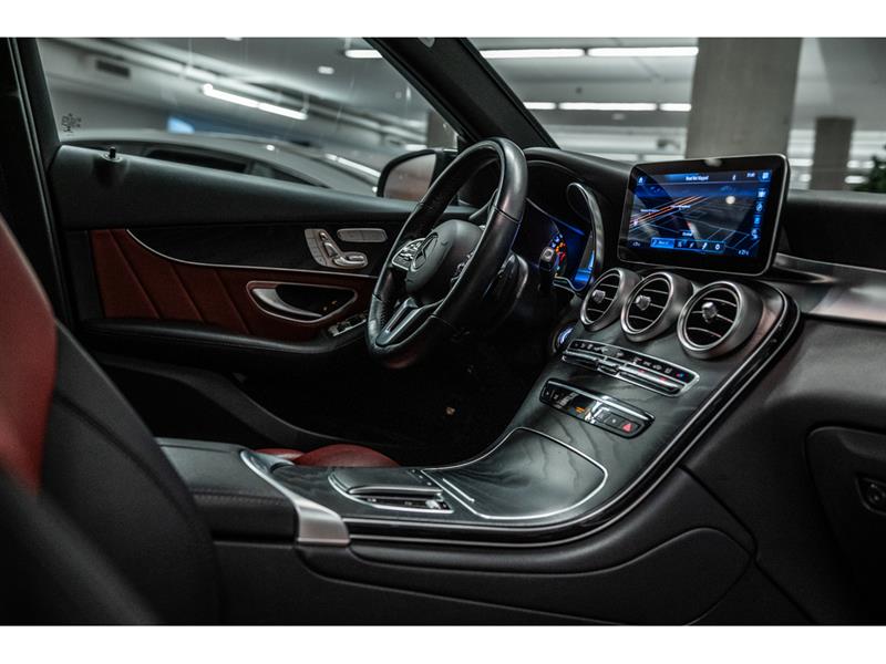 mercedes-benz GLC300 2022 - 30