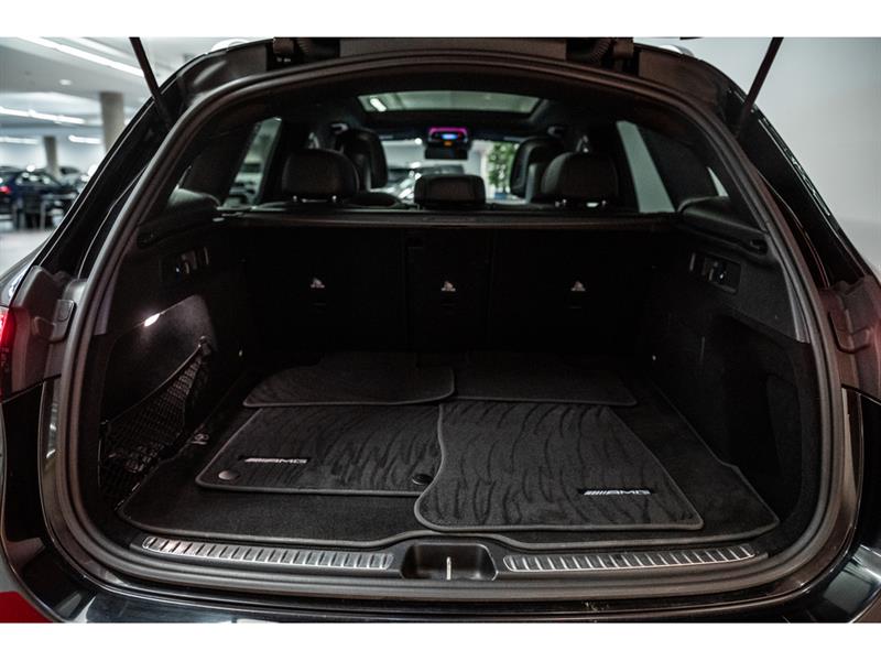 mercedes-benz GLC300 2023 - 9