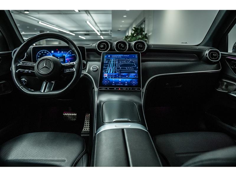 mercedes-benz GLC300 2023 - 24