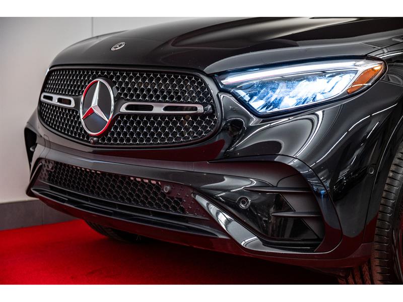 mercedes-benz GLC300 2023 - 3