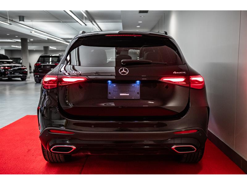 mercedes-benz GLC300 2023 - 7