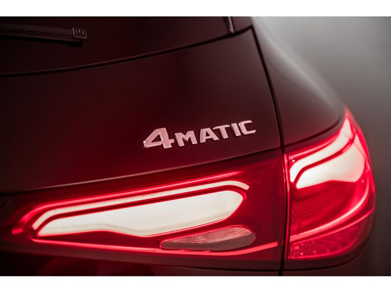 mercedes-benz GLC300 2023 - 9