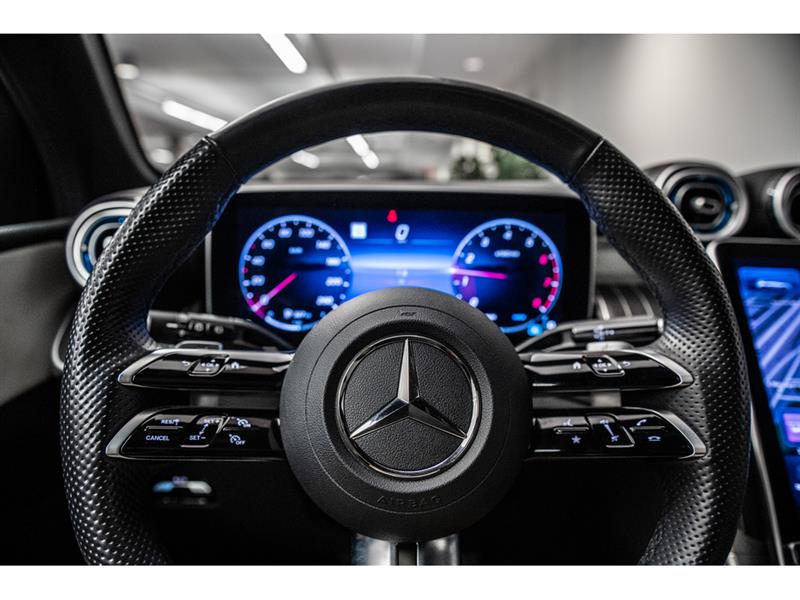 mercedes-benz GLC300 2023 - 15