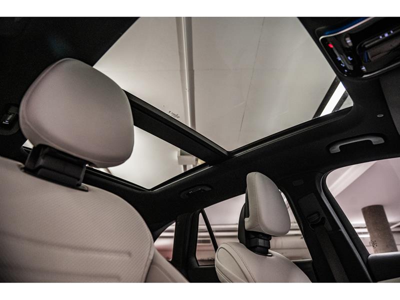 mercedes-benz GLC300 2023 - 33