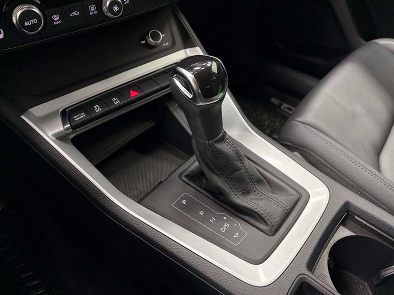 audi Q3 2021 - 25
