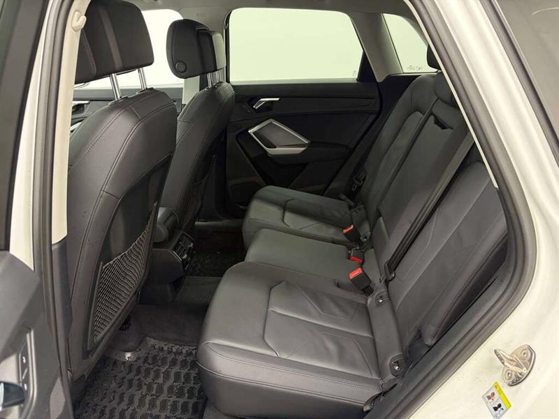 audi Q3 2021 - 27