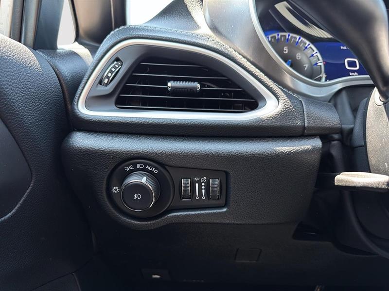 chrysler Pacifica 2026 - 21